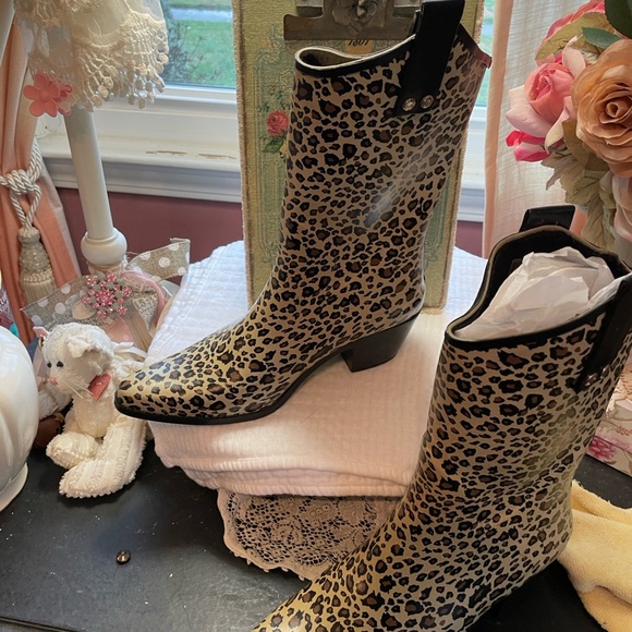 Cappelli New York  Leopard Print Pointed Toe Calf  Boots - Tan - Picture 3 of 5